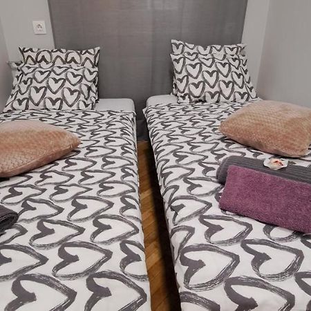 6-Pack Apartment In The Party District Budapest Extérieur photo