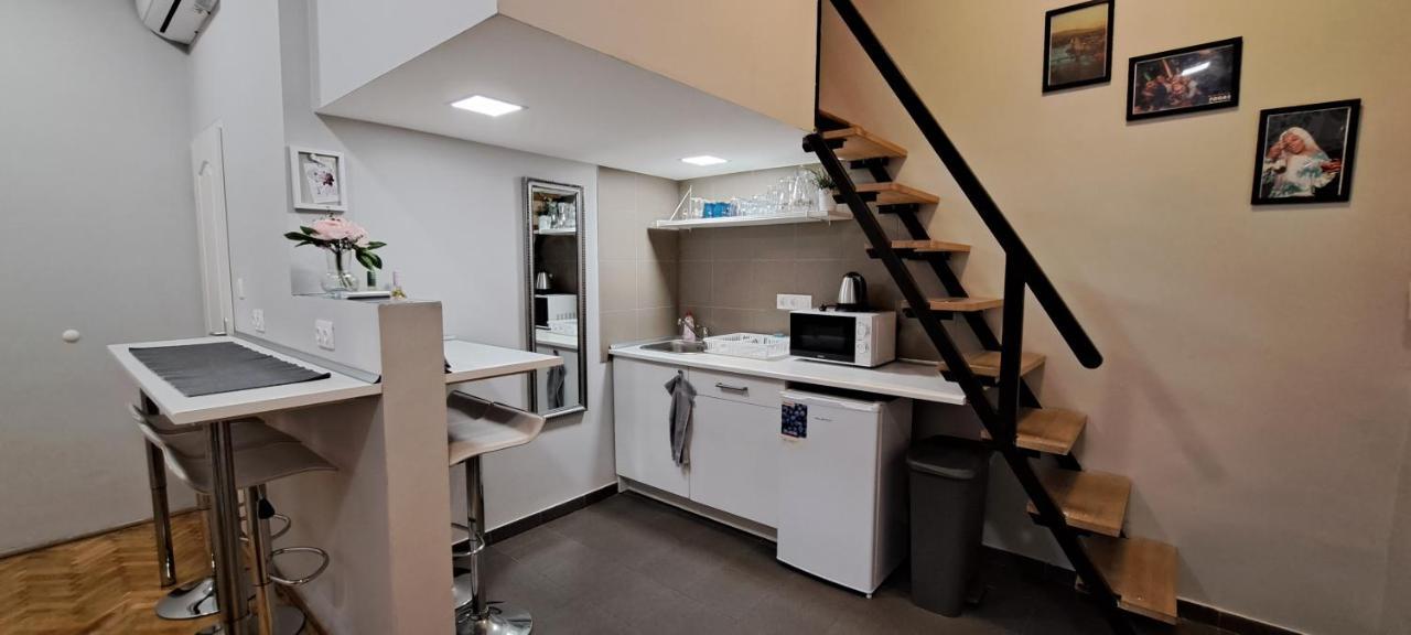 6-Pack Apartment In The Party District Budapest Extérieur photo